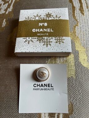 CHANEL White Pearl Gold-Tone CC Brooch Pin
